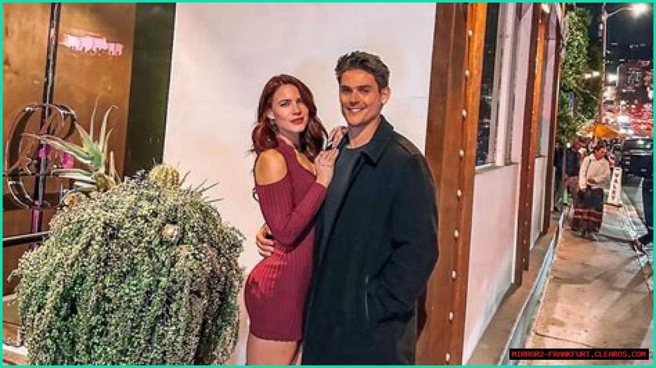 Courtney Hope And Mark Grossman: A Deep Dive Into Their Relationship